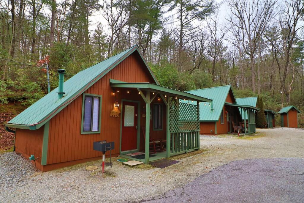 Cozy Cabin W/ Fireplace 3 Minutes To Helen! #2. Екстериор снимка